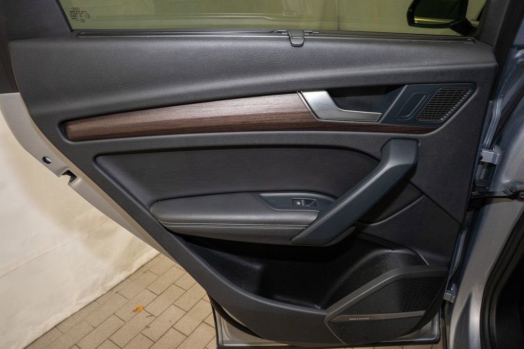 Used 2023 Audi Q5 Prestige image 11