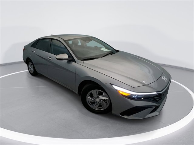 Used 2025 Hyundai Elantra SE