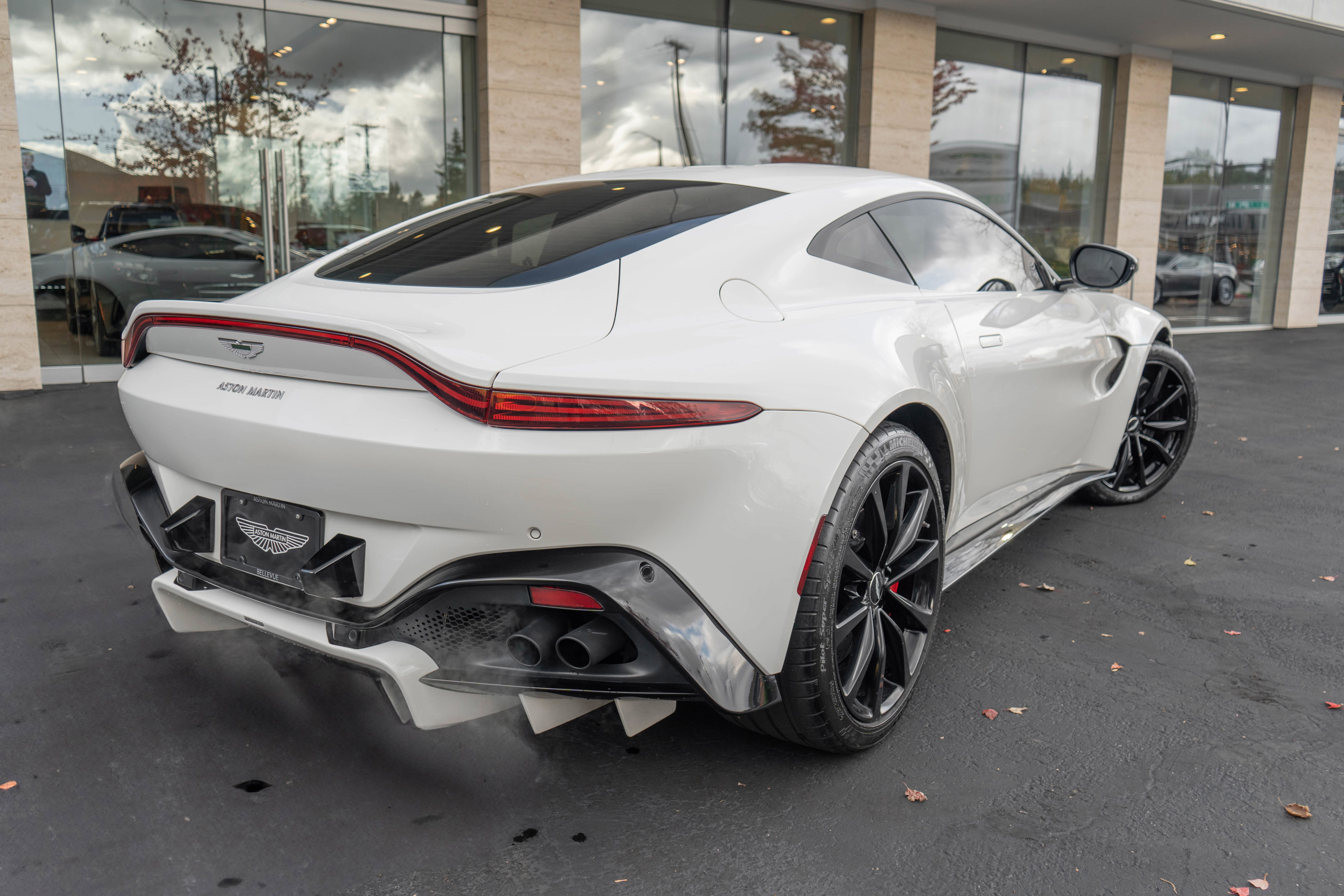 Used 2020 Aston Martin V8 Vantage Coupe image 41