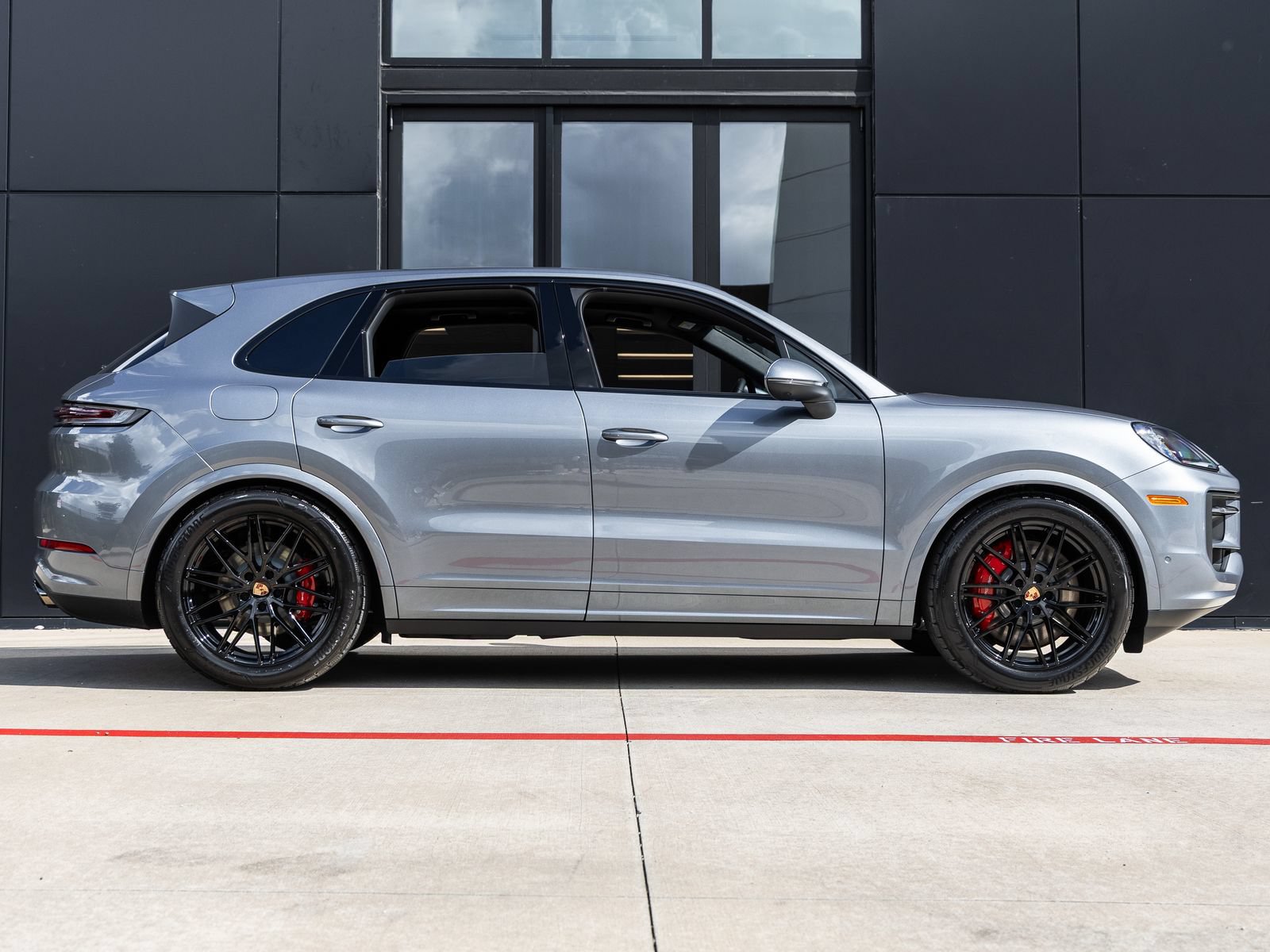 New 2026 Porsche Cayenne S AWD/4WD image 12