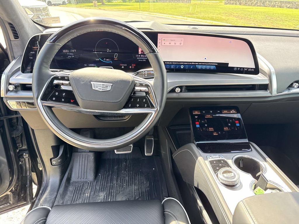 Certified 2026 Cadillac Vistiq Platinum w/ LPO, Floor Liner Package AWD/4WD image 31