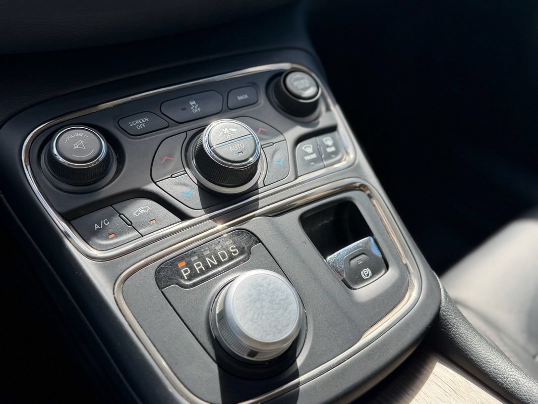Used 2015 Chrysler 200 C w/ Navigation & Sound Group I AWD/4WD image 19