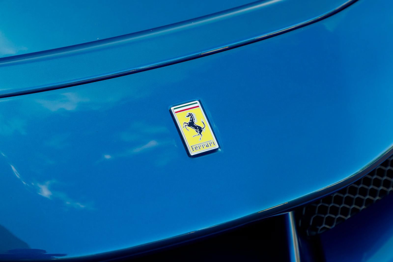 Used 2023 Ferrari SF90 Spider AWD/4WD image 26