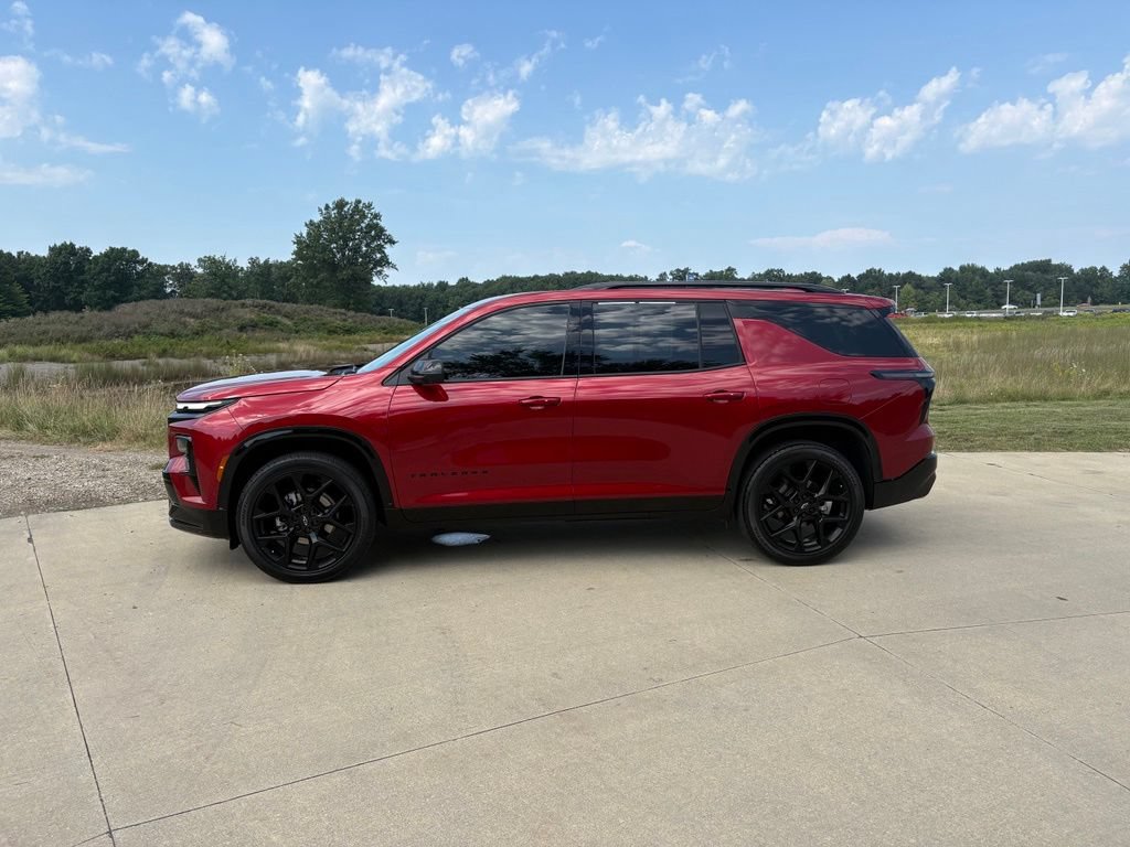 Used 2025 Chevrolet Traverse RS w/ LPO, Floor Liner Package FWD image 6