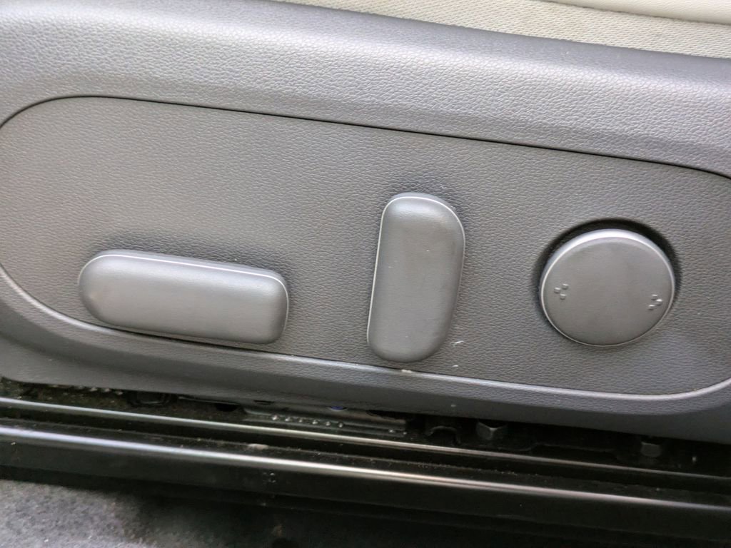 Used 2024 Hyundai Kona Limited image 21