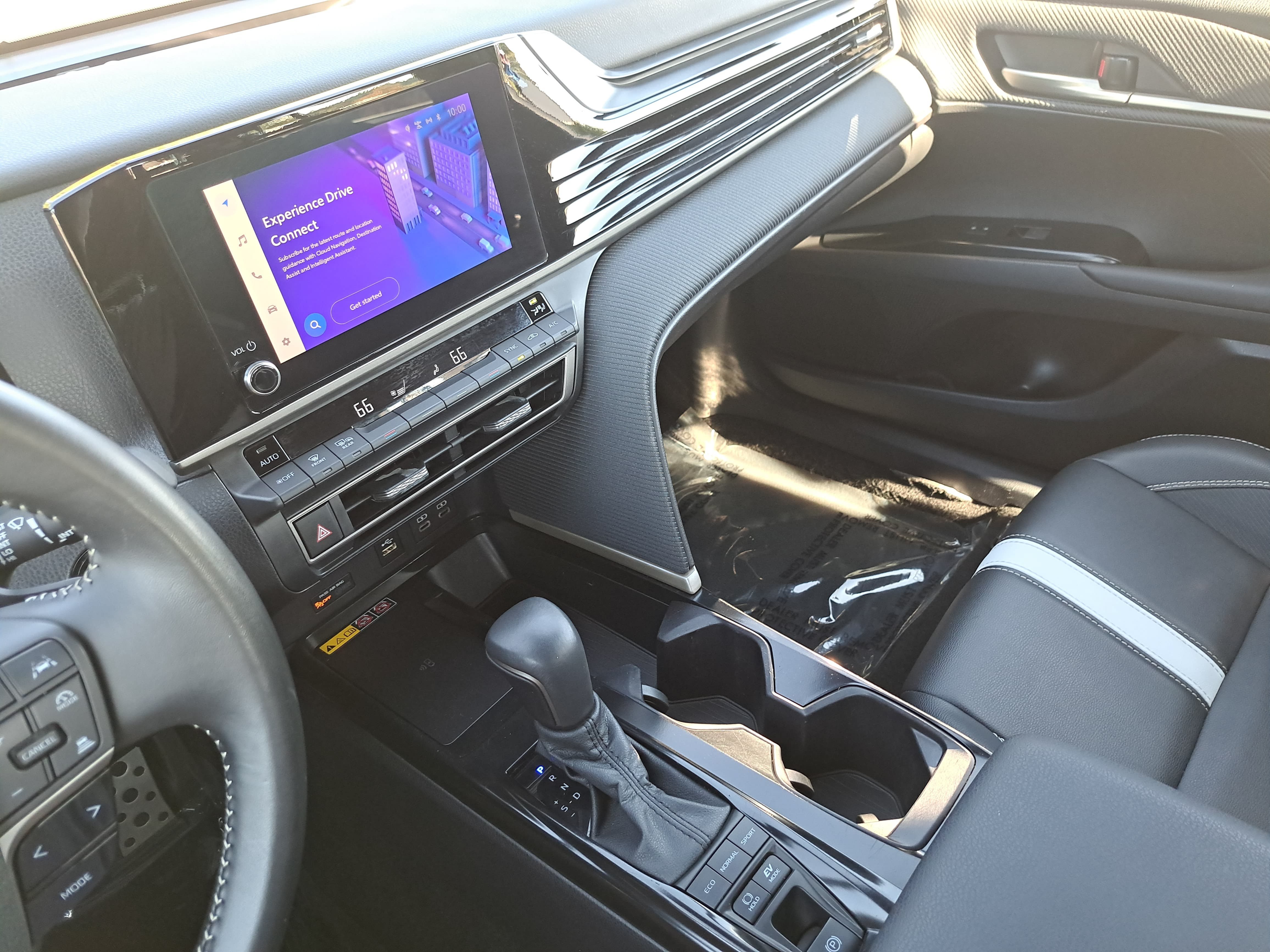 Used 2025 Toyota Camry SE FWD image 25