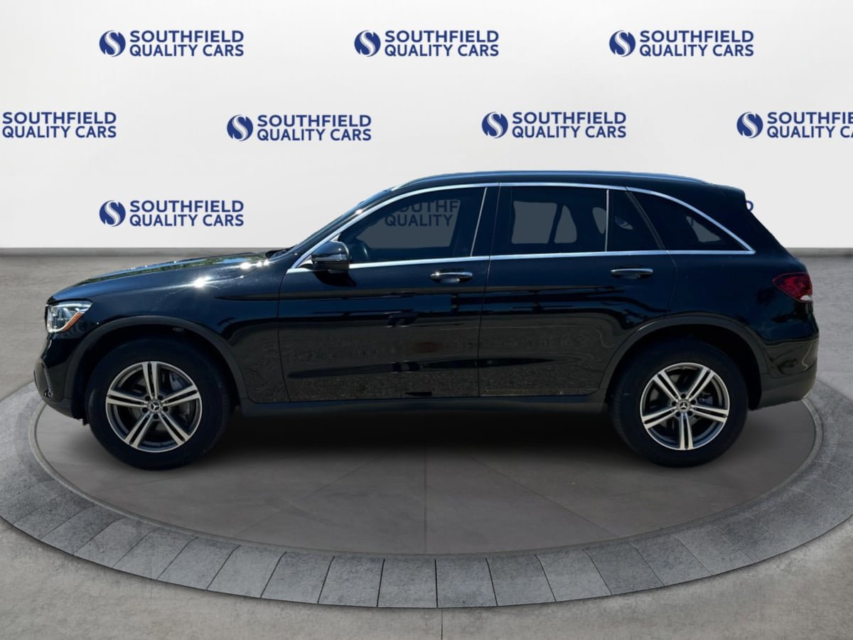 Used 2020 Mercedes-Benz GLC 300 4MATIC w/ Premium Package image 3