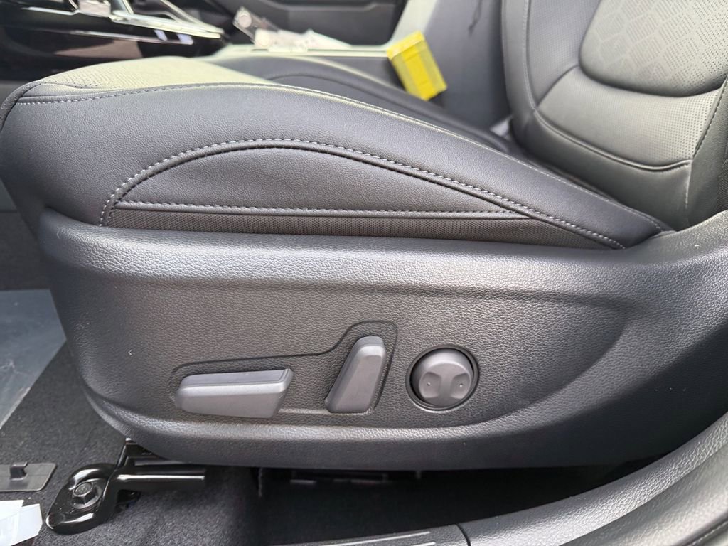 New 2026 Kia Seltos SX w/ SX Sunroof Package image 17