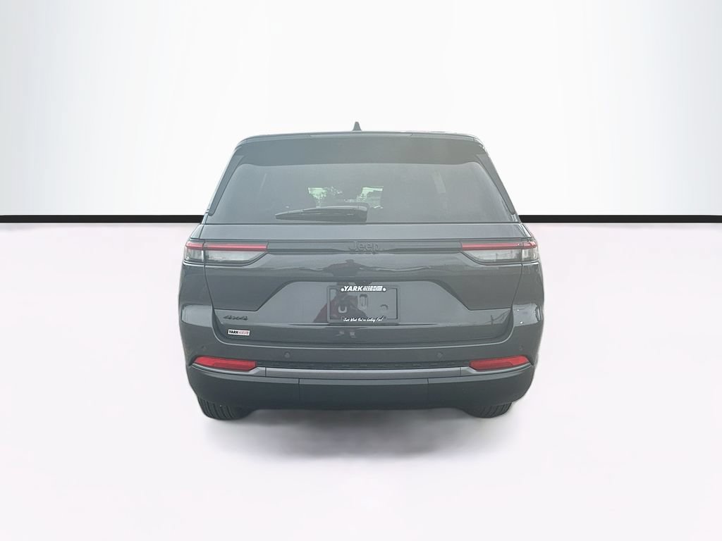 New 2026 Jeep Grand Cherokee Altitude AWD/4WD image 9