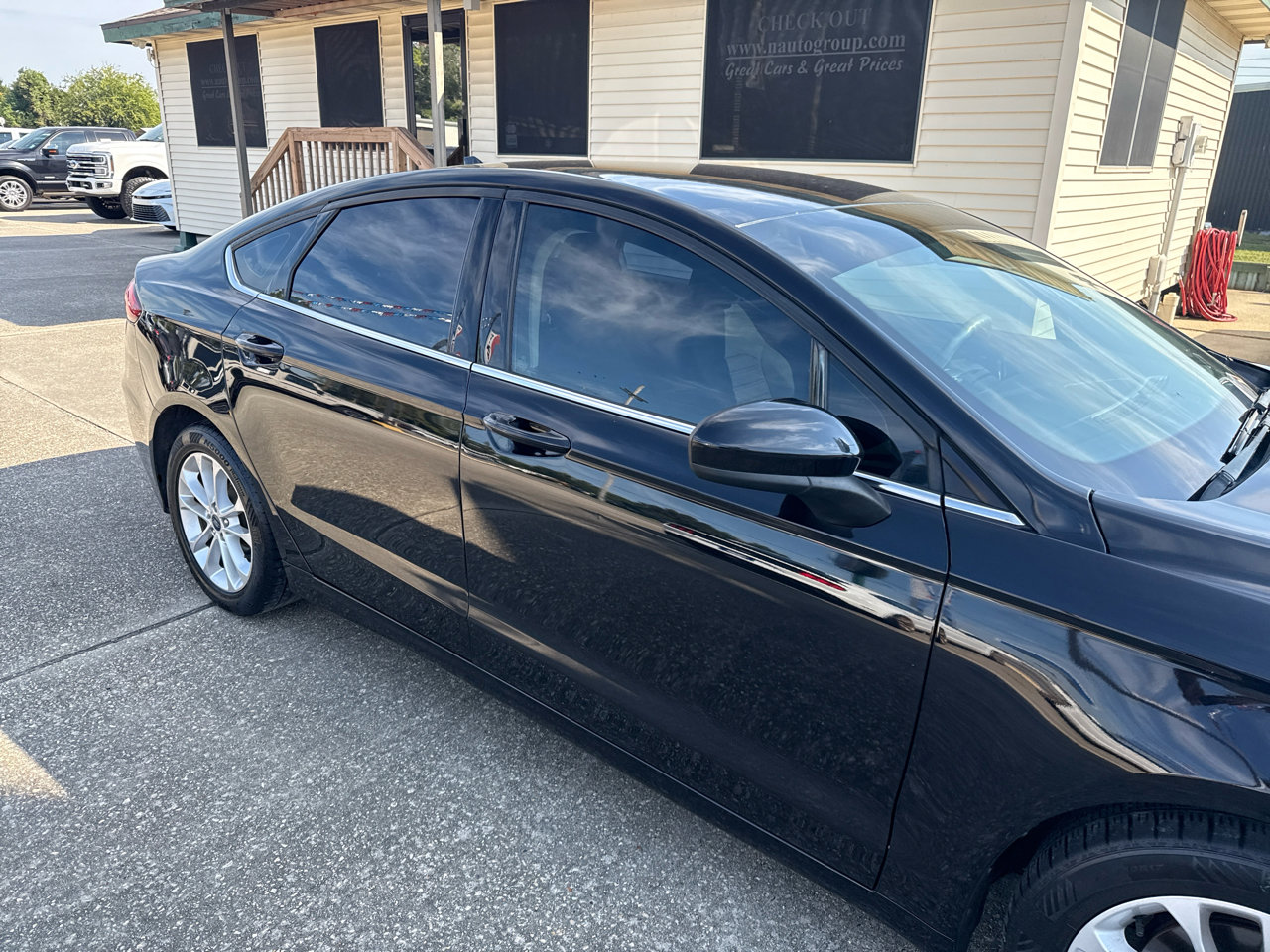 Used 2020 Ford Fusion SE image 9