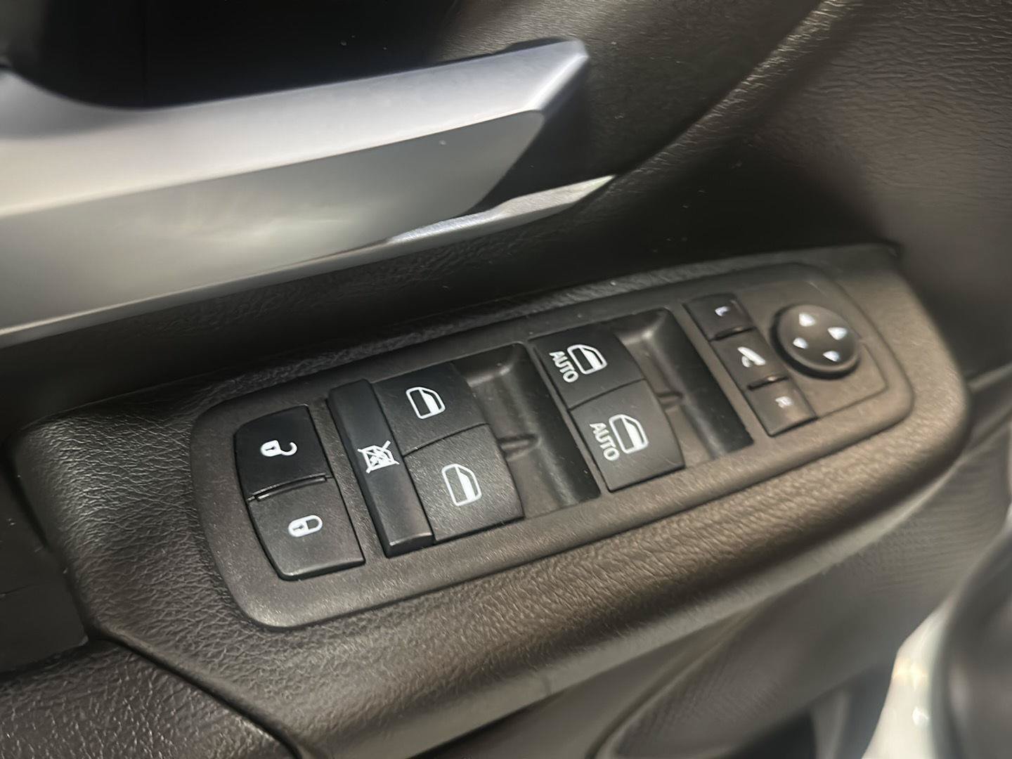 Used 2023 RAM 1500 Big Horn AWD/4WD image 18
