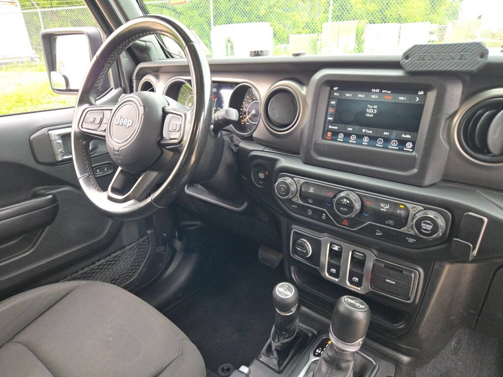 Used 2020 Jeep Wrangler Sport AWD/4WD image 9