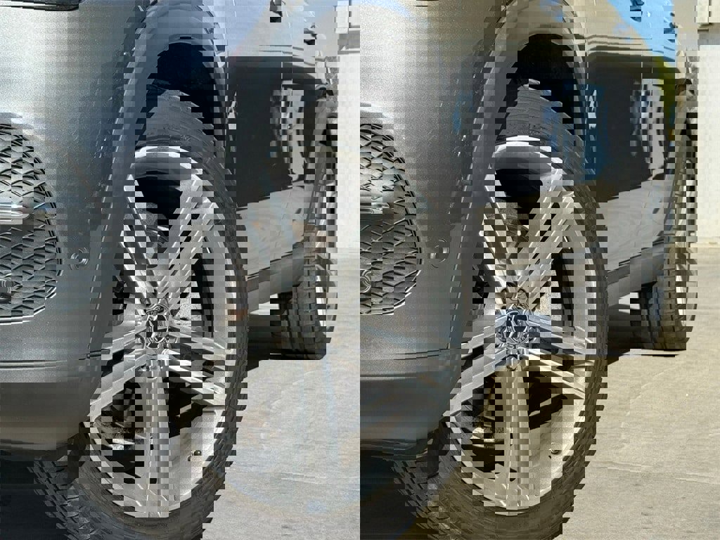 Used 2022 Mercedes-Benz GLE 350 w/ Premium Package image 2