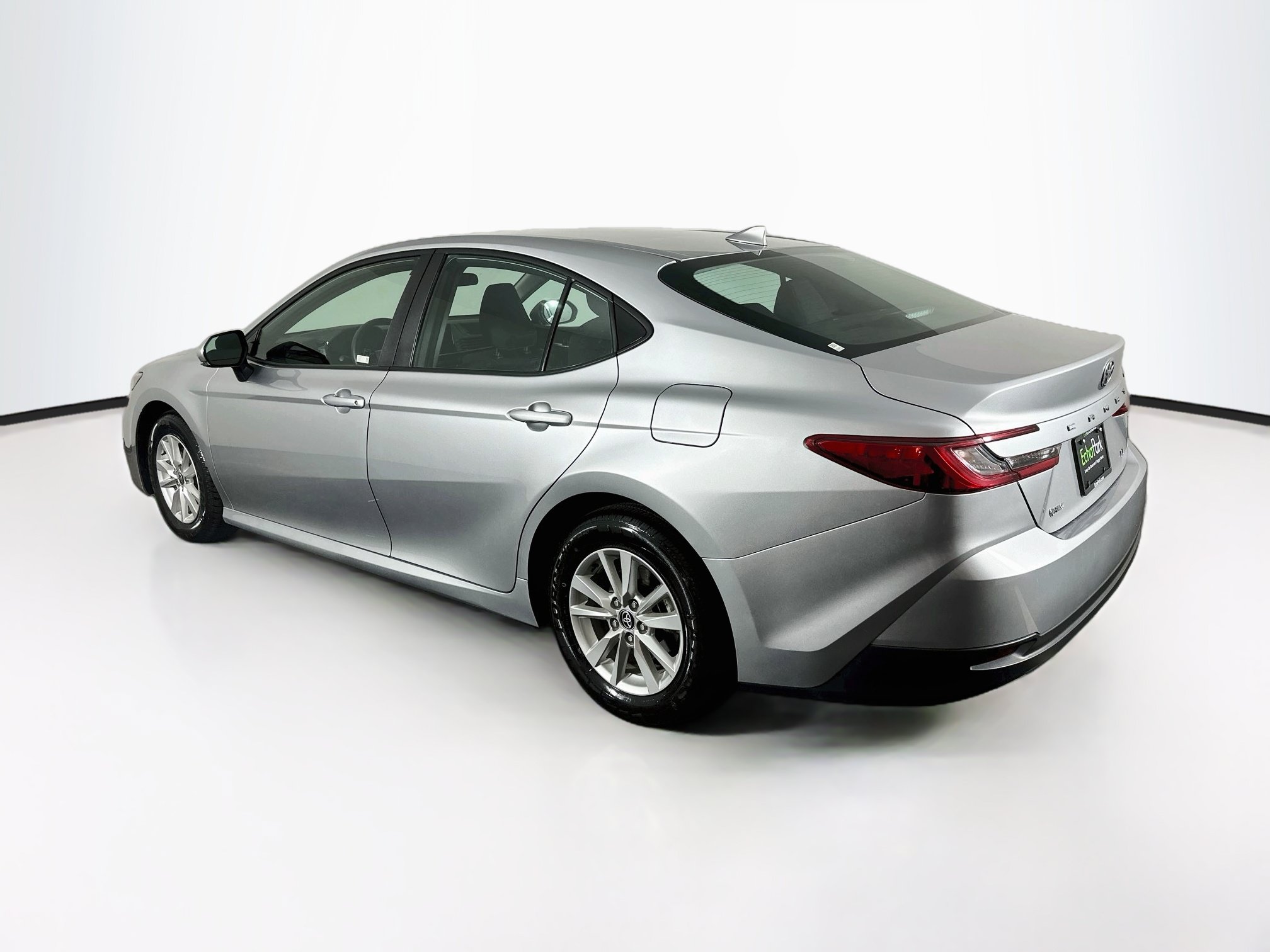 Used 2025 Toyota Camry LE FWD image 5