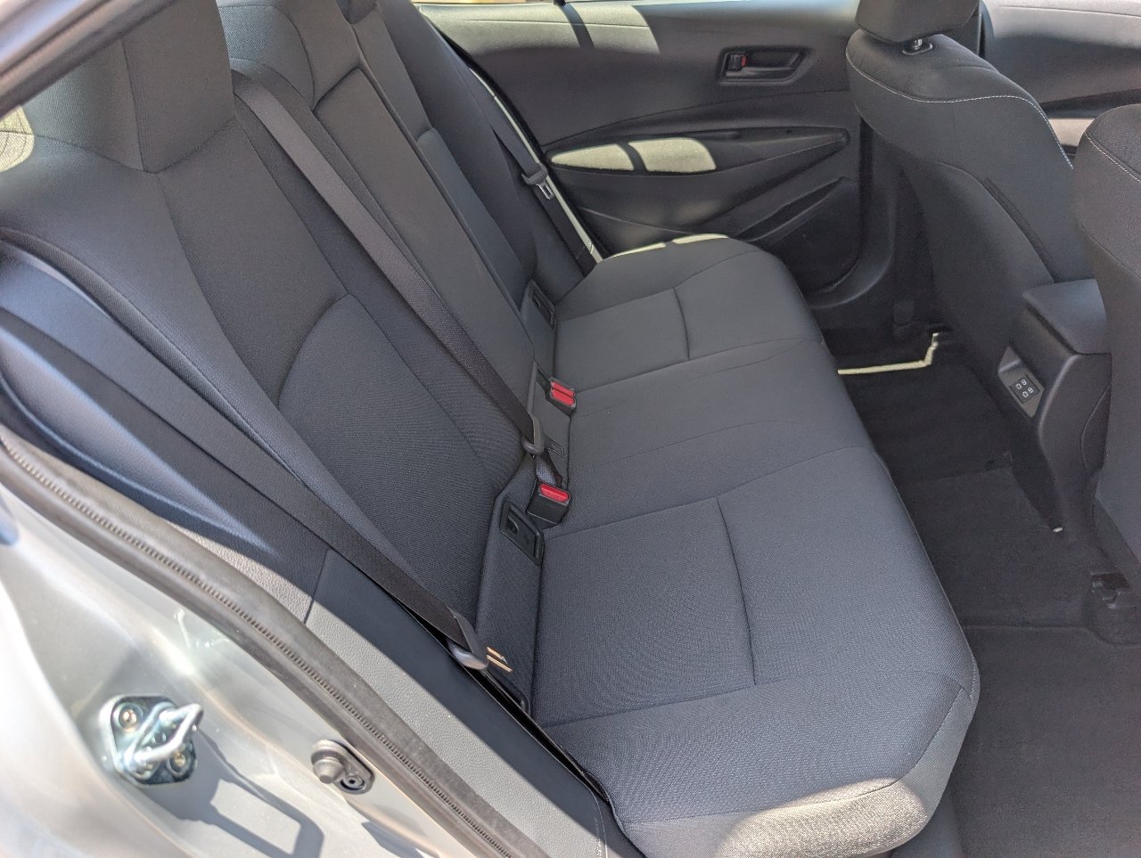 Used 2026 Toyota Corolla LE w/ Carpet Mat Package (TMS) FWD image 5