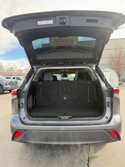 Used 2023 Toyota Highlander XLE image 10