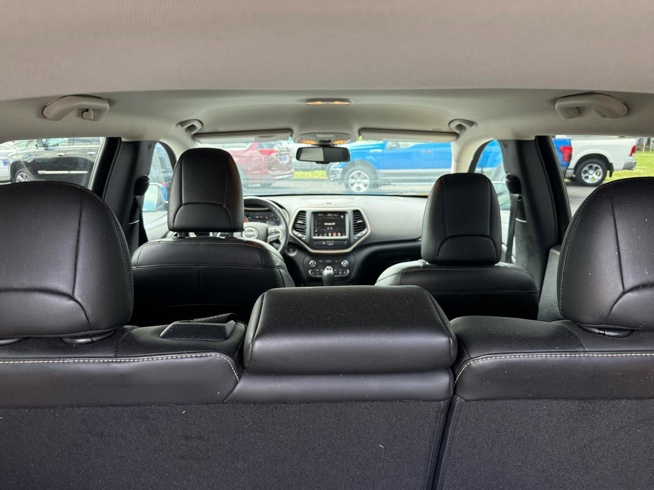 Used 2018 Jeep Cherokee Limited w/ High Altitude Package AWD/4WD image 8