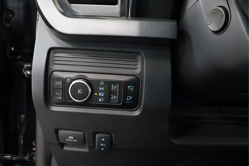 Used 2025 Ford F250 Platinum image 20