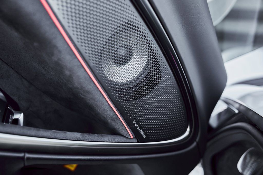 Used 2023 McLaren Artura RWD image 39