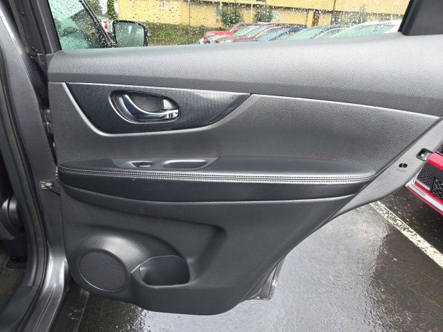 Used 2015 Nissan Rogue SL image 24