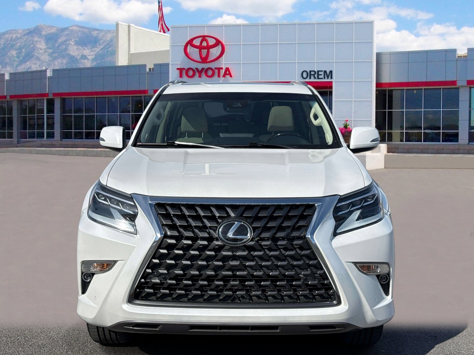 Used 2023 Lexus GX 460 Premium w/ Premium Plus Package image 2