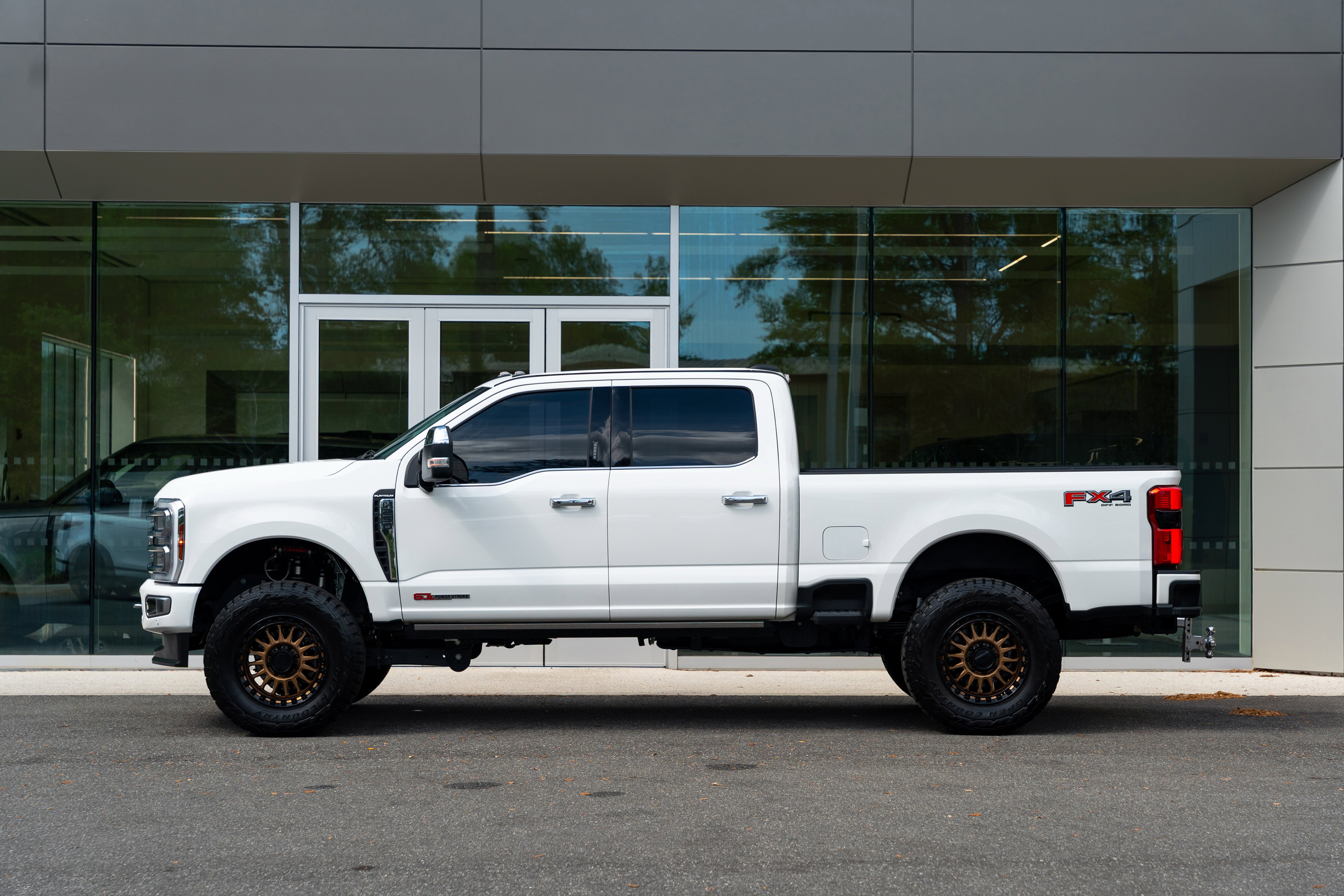 Used 2024 Ford F250 Platinum image 8