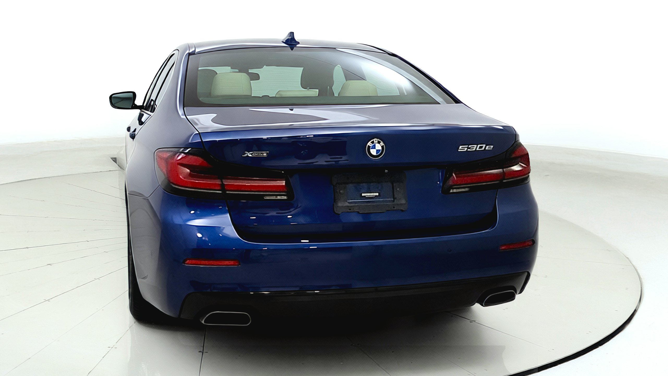 Used 2021 BMW 530e xDrive w/ Premium Package AWD/4WD image 10
