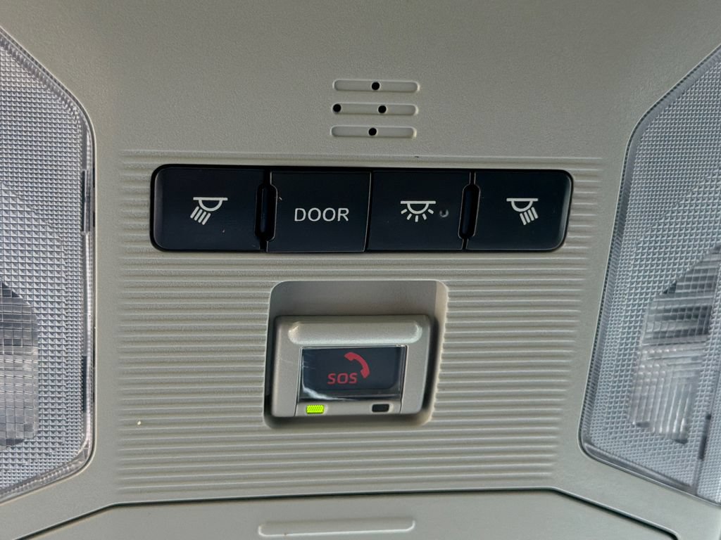 Used 2021 Toyota RAV4 LE AWD/4WD image 32