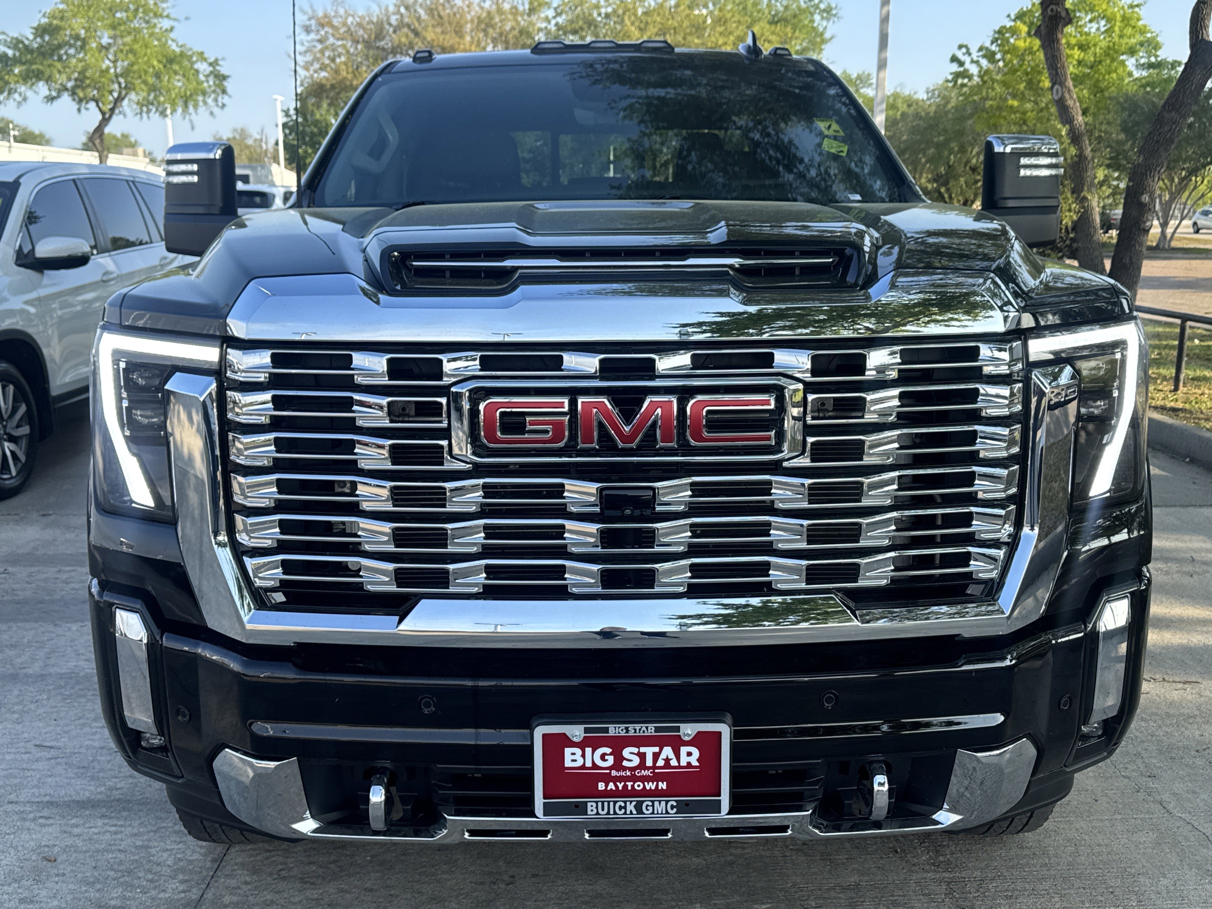 Used 2025 GMC Sierra 3500 Denali w/ Technology Package image 18