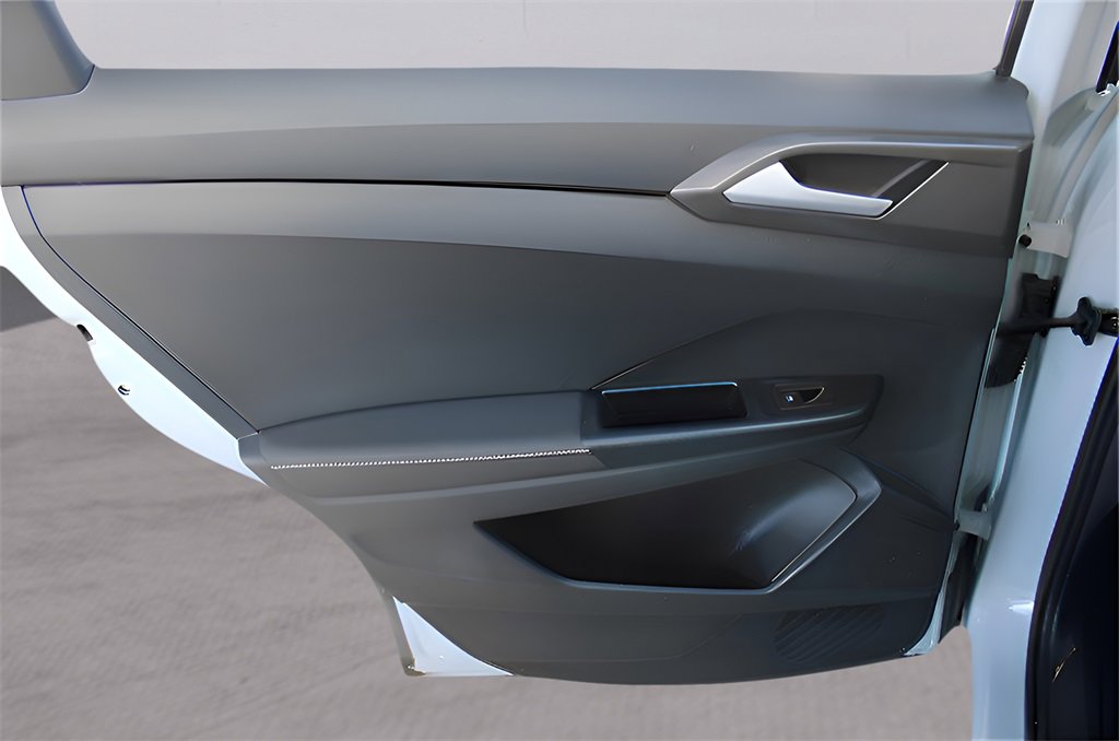 Used 2025 Volkswagen Taos SE image 30