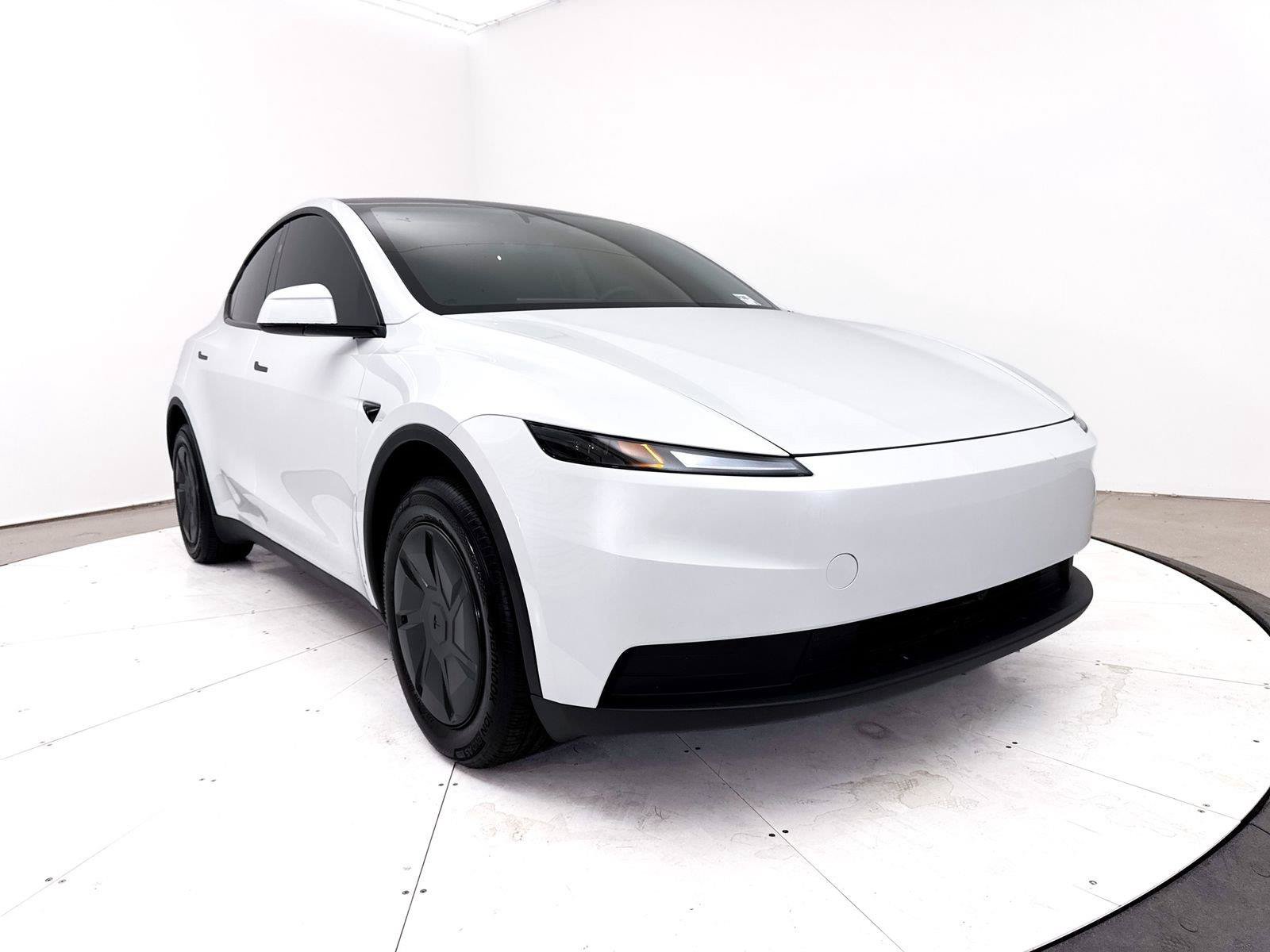 Used 2026 Tesla Model Y 2WD image 10
