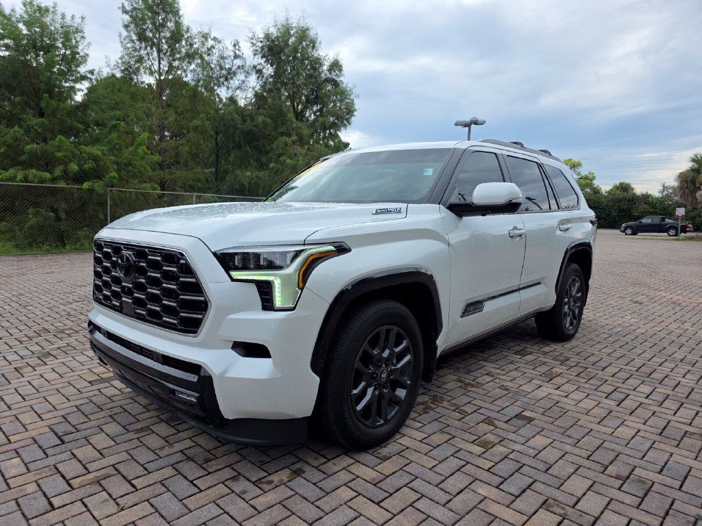 Certified 2025 Toyota Sequoia Platinum AWD/4WD image 3