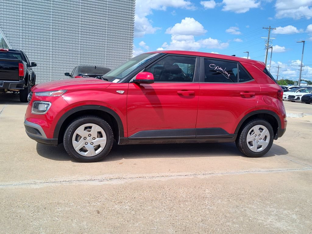 Used 2020 Hyundai Venue SE FWD image 3
