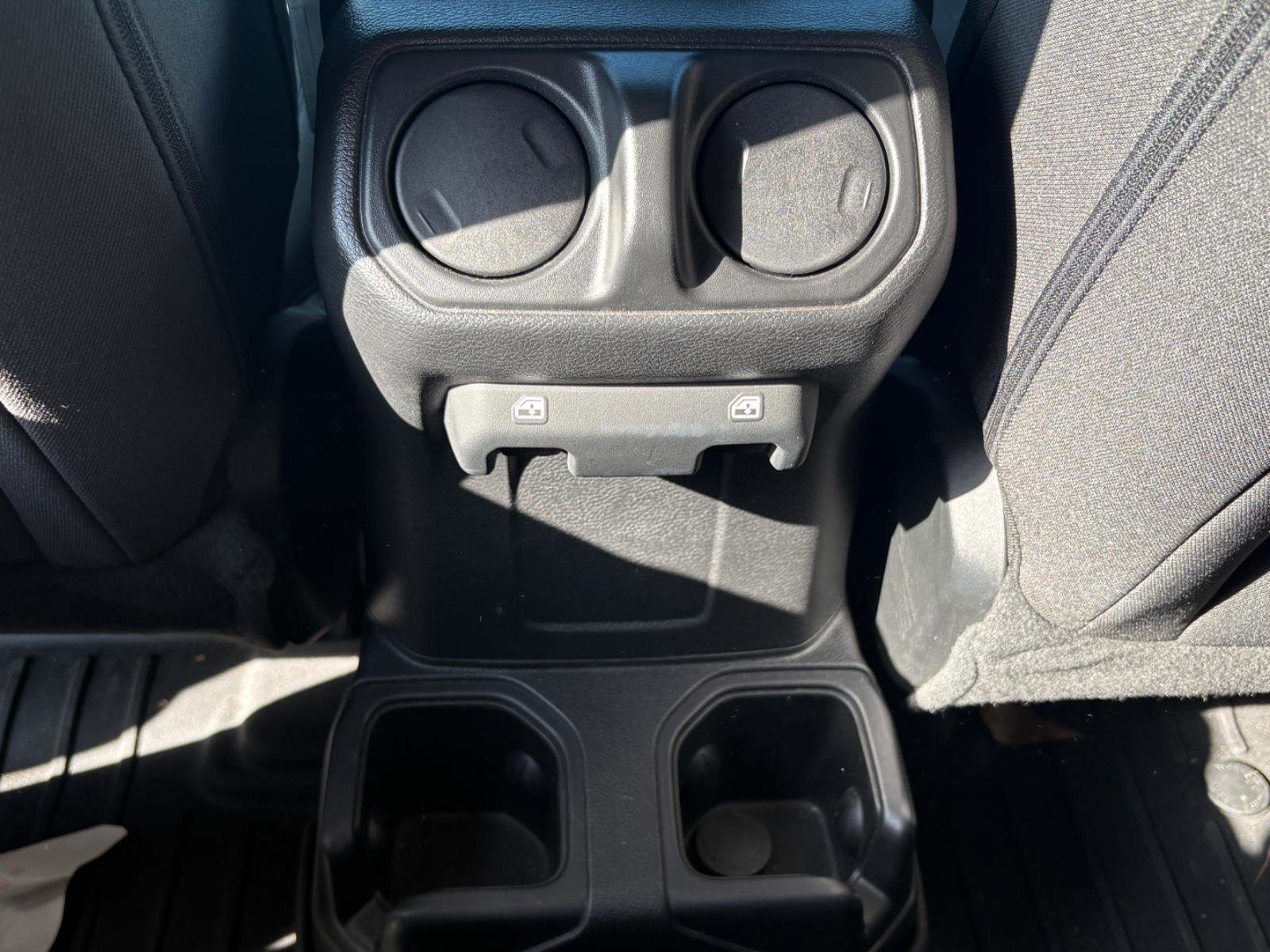 Used 2023 Jeep Wrangler Sport S image 19