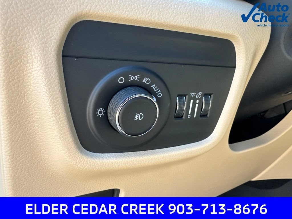 Used 2024 Jeep Grand Cherokee Limited w/ Luxury Tech Group II AWD/4WD image 15