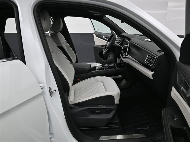 New 2026 Volkswagen Atlas Cross Sport SEL Premium R-Line image 14
