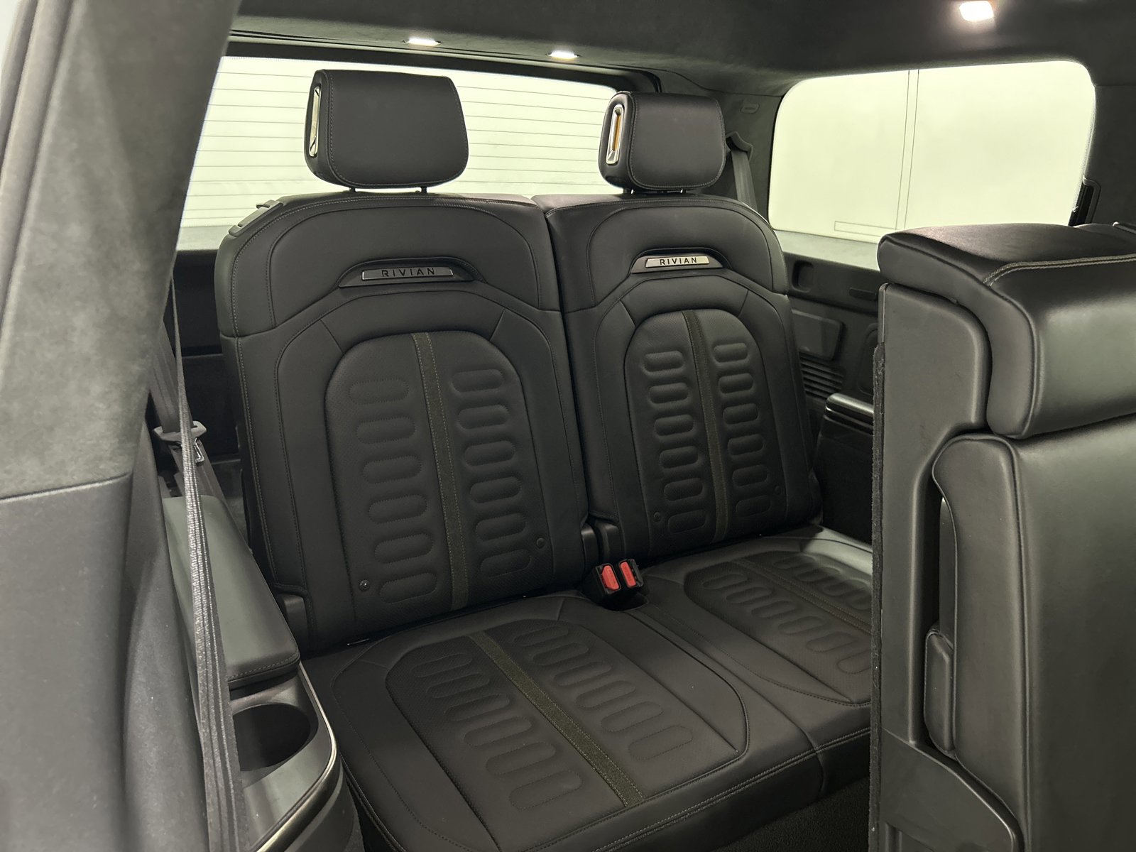 Used 2023 Rivian R1S Adventure image 25