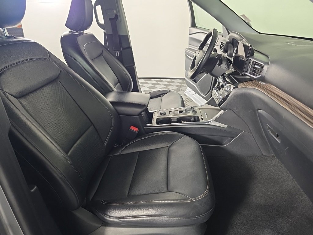Used 2021 Ford Explorer Limited image 41