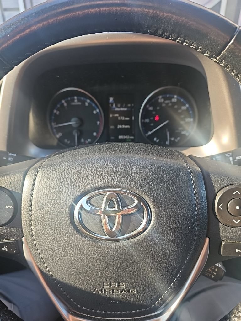 Used 2017 Toyota RAV4 XLE AWD/4WD image 11