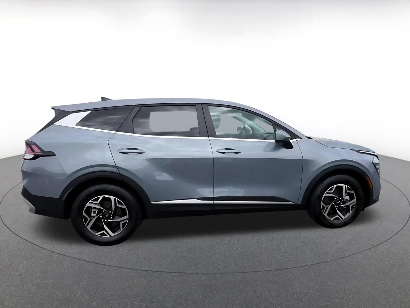 Used 2025 Kia Sportage LX FWD image 13