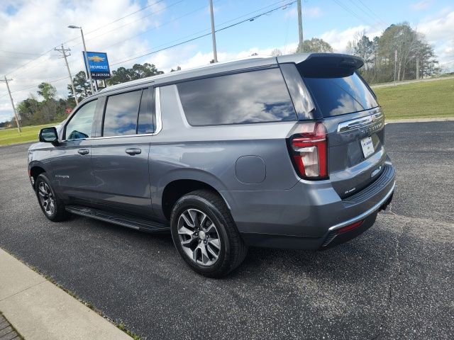 Used 2021 Chevrolet Suburban LT w/ LT Signature Package RWD image 9