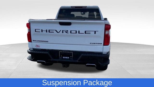 Certified 2022 Chevrolet Silverado 1500 Custom Trail Boss w/ LPO, Dark Essentials Package AWD/4WD image 8