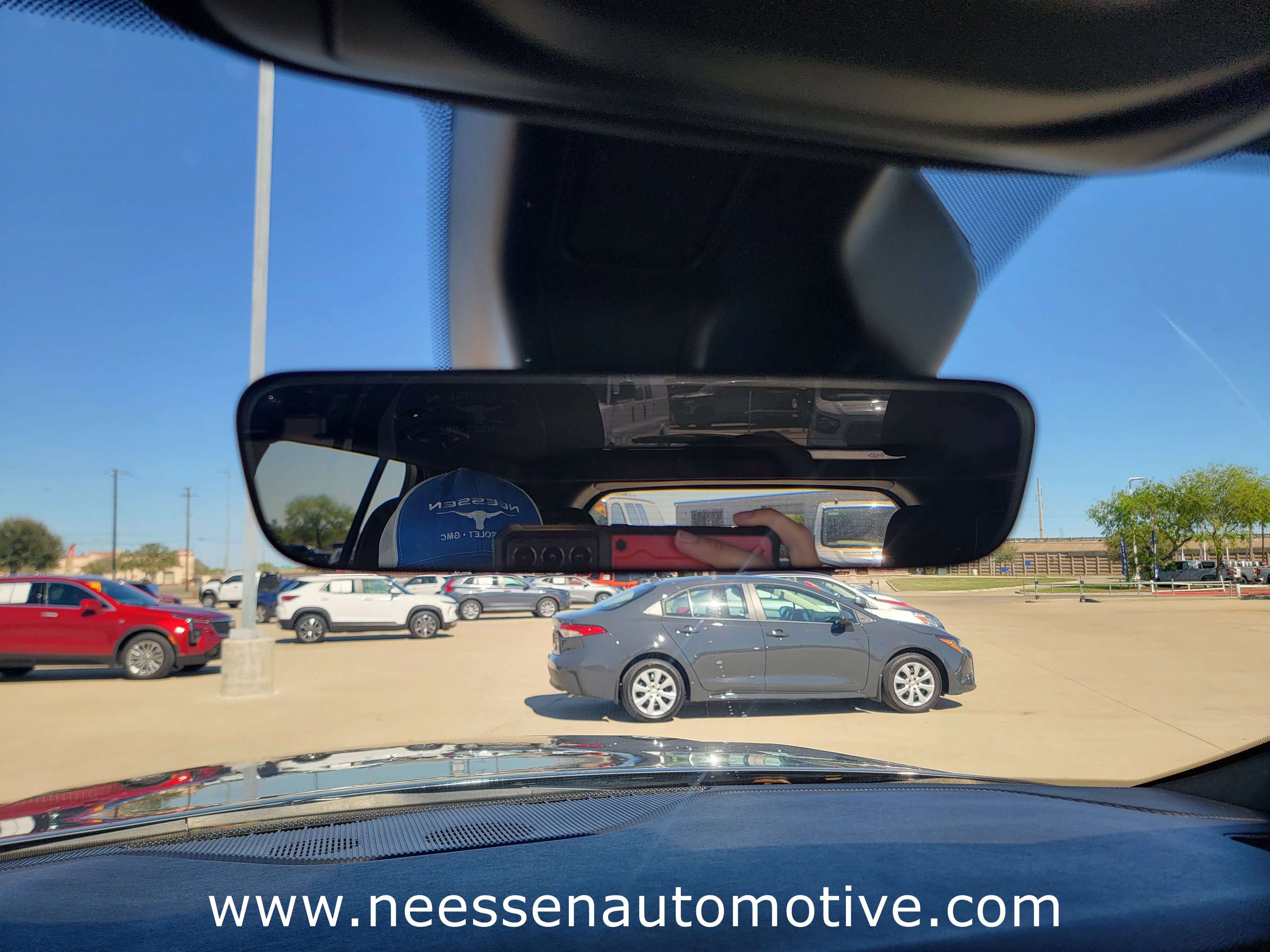 Used 2025 Jeep Grand Cherokee Laredo image 27