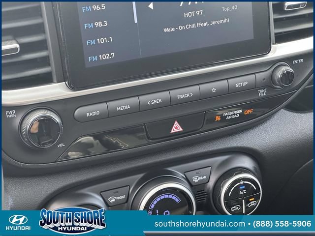 Certified 2025 Hyundai Venue SEL FWD image 31