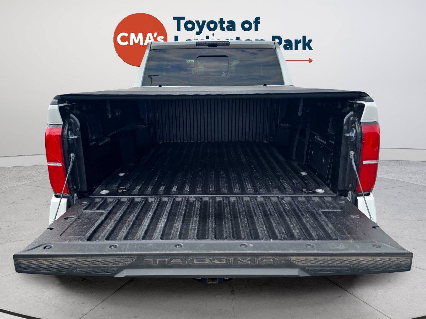 Used 2024 Toyota Tacoma TRD Sport w/ TRD Sport Upgrade Package AWD/4WD image 29