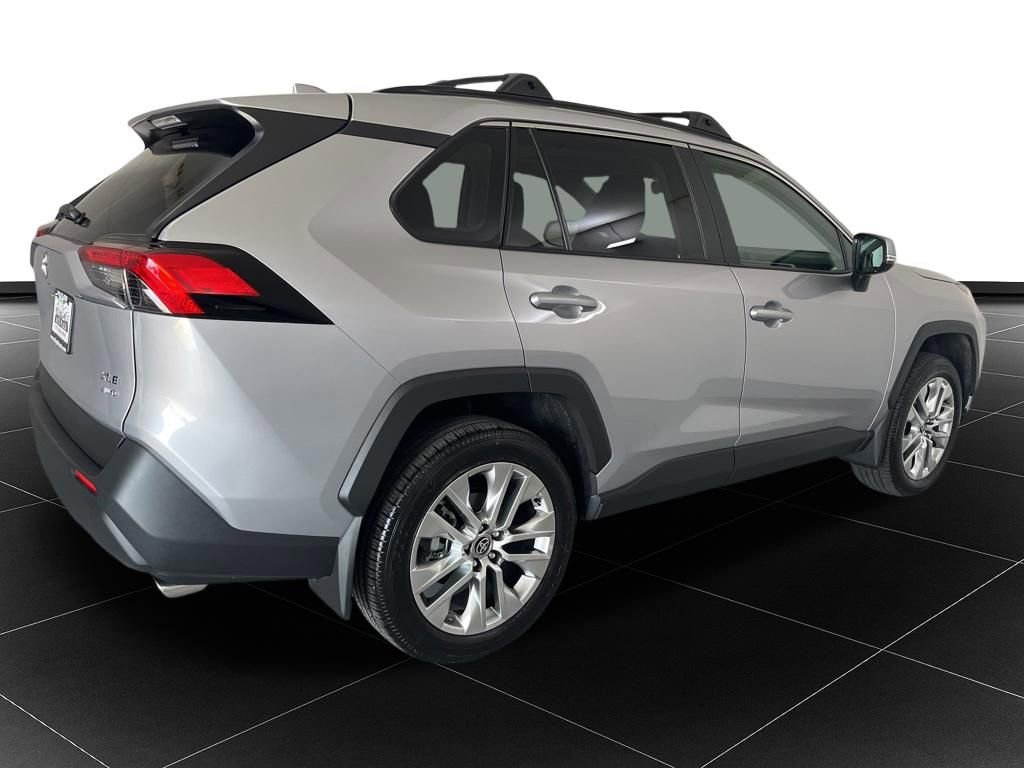 Used 2025 Toyota RAV4 XLE Premium w/ Weather Package AWD/4WD image 5
