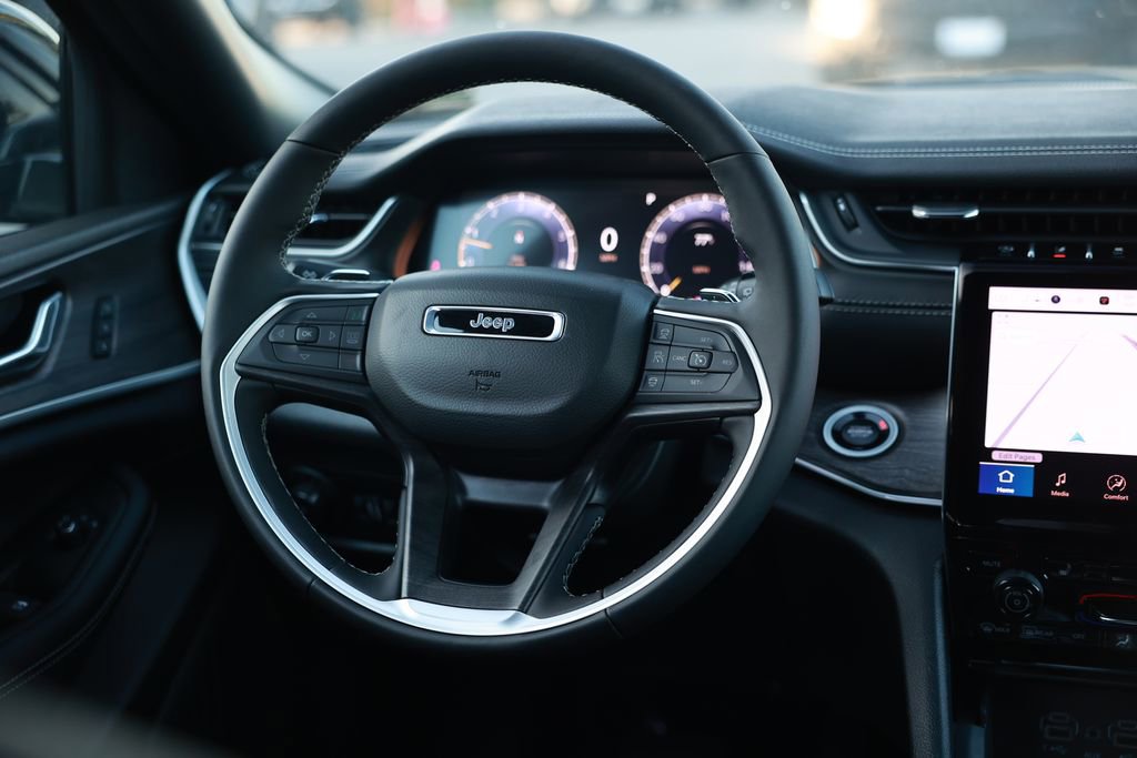 New 2025 Jeep Grand Cherokee Limited image 23