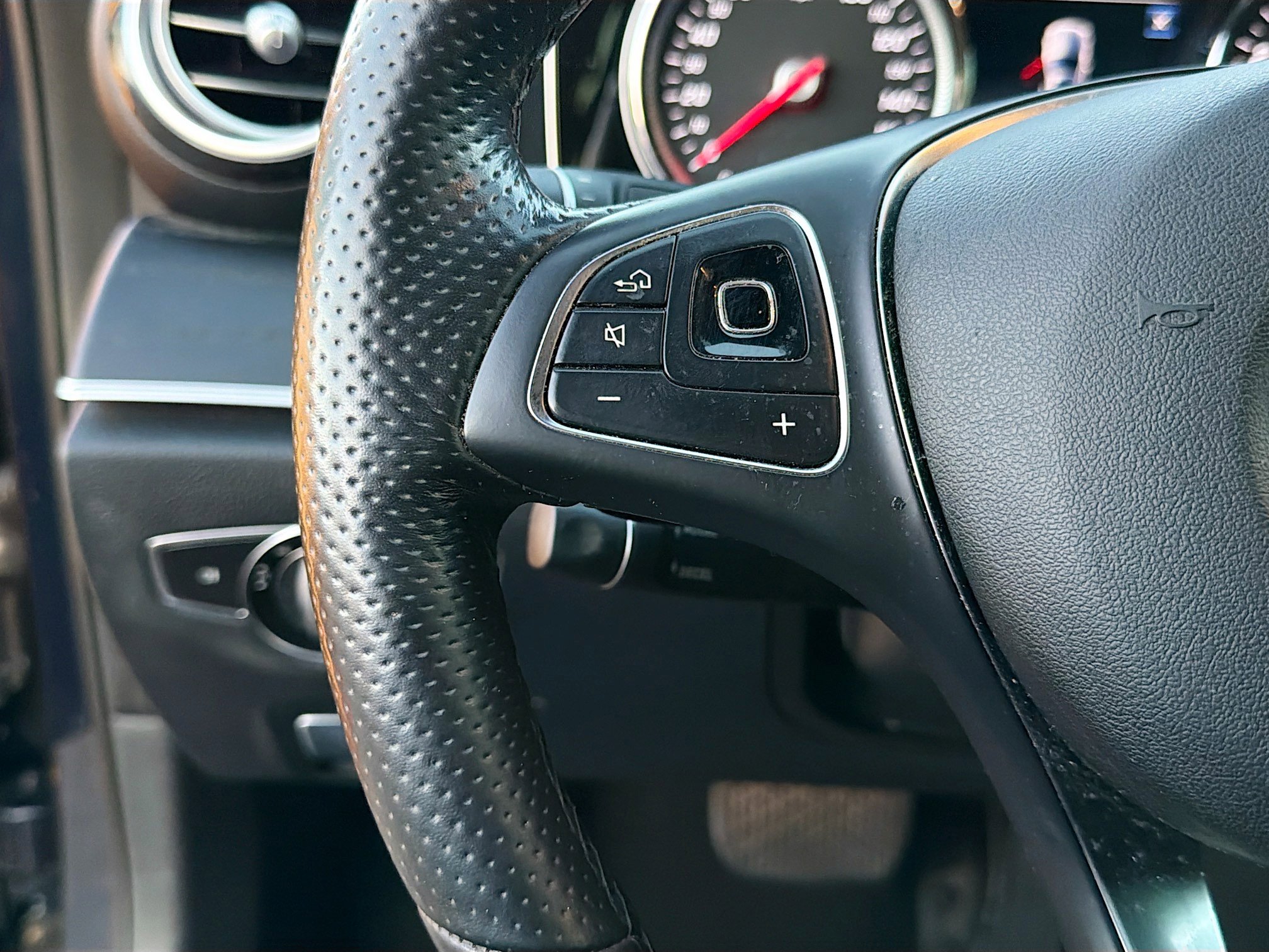 Used 2018 Mercedes-Benz E 300 image 37