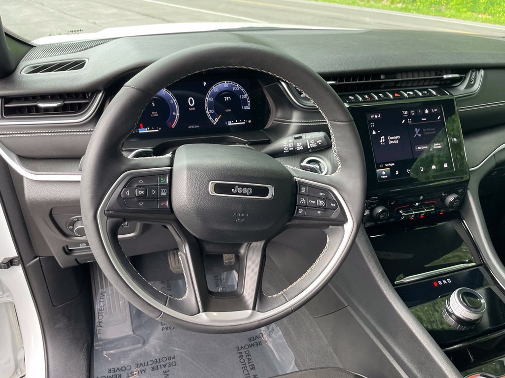 Used 2023 Jeep Grand Cherokee L Laredo AWD/4WD image 15