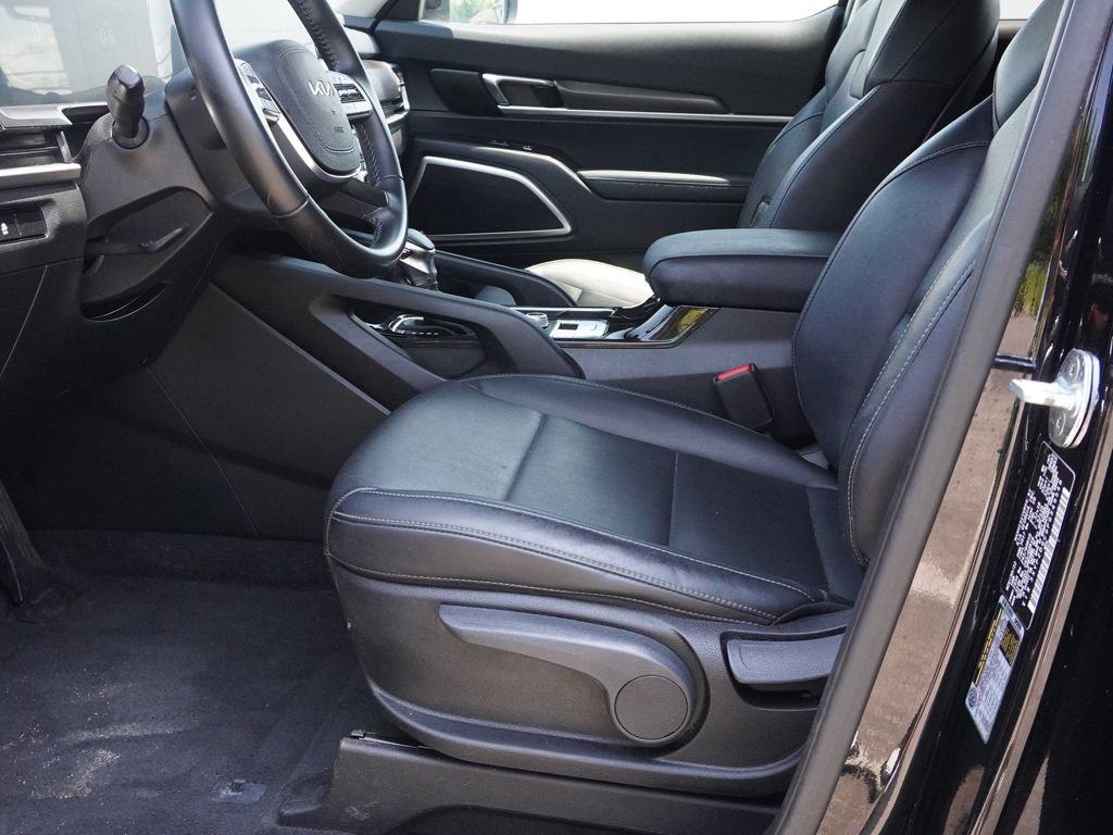 Used 2023 Kia Telluride LX AWD/4WD image 19